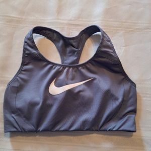 Nike gray sport bra no size tag fits like a size 4